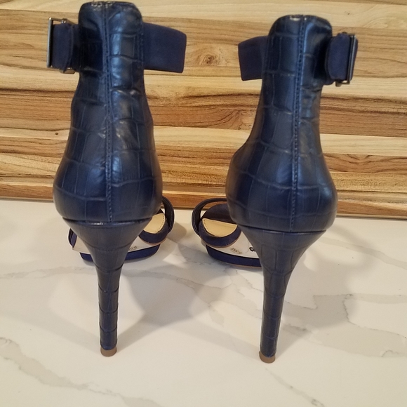 Gianni Bini High Heels Suede Strap Color Blue Size 8.5 - Picture 7 of 15